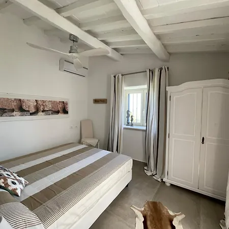 Acquaro With Pool * סנטה קתרינה דלו איאוניו