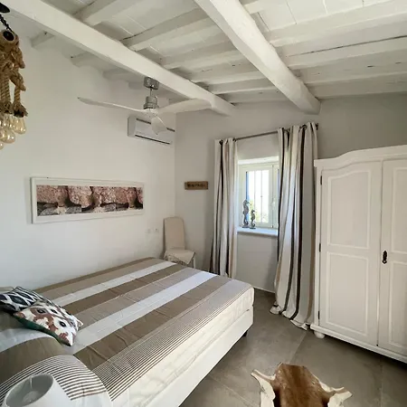 Acquaro With Pool * סנטה קתרינה דלו איאוניו