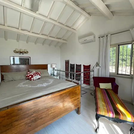 Acquaro With Pool Villa