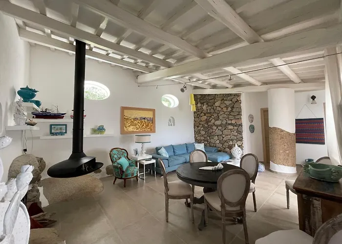 ヴィラ Acquaro With Pool *